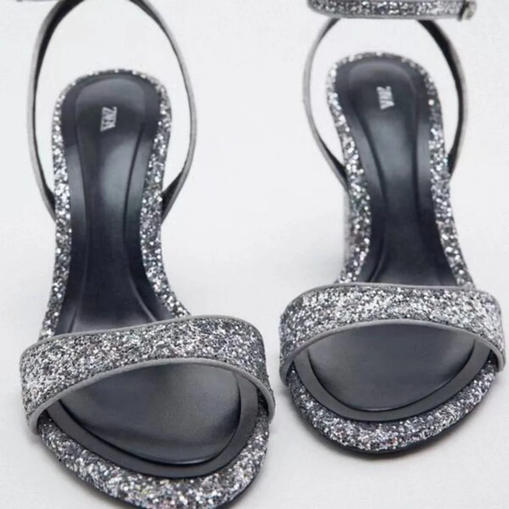 🆕(NWT) ZARA Block Glitter Heels. Size 40/US 9 - Picture 3 of 8